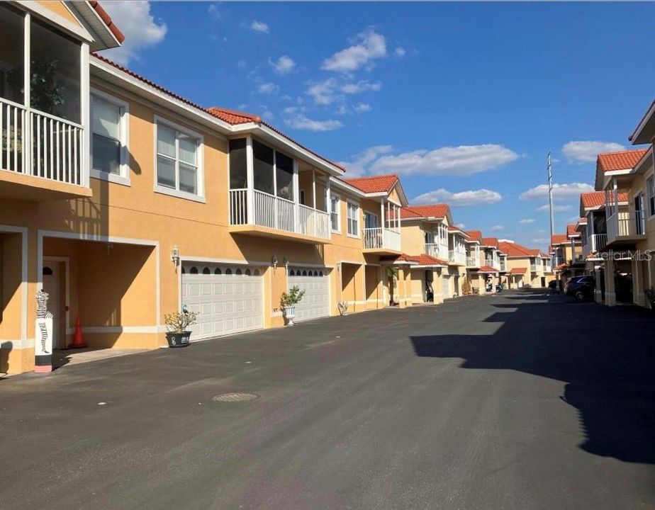 待售: $199,000 (3 贝兹, 2 浴室, 2155 平方英尺)