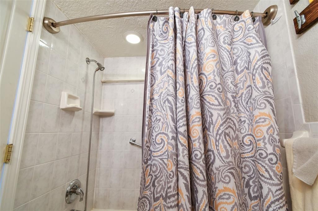 待售: $699,900 (2 贝兹, 2 浴室, 1190 平方英尺)