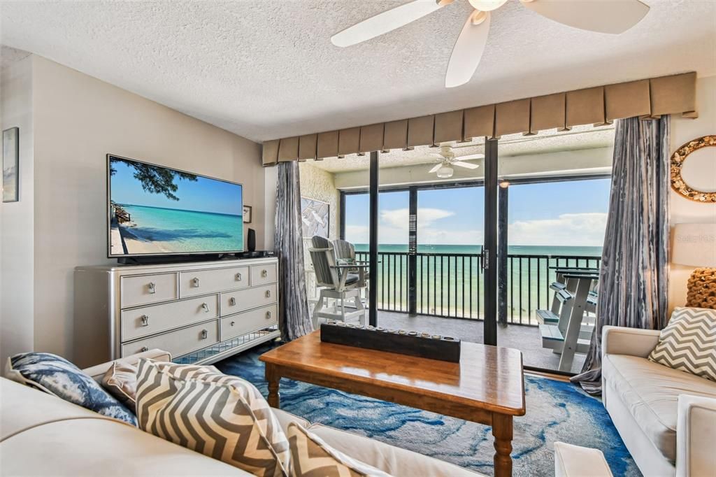 待售: $699,900 (2 贝兹, 2 浴室, 1190 平方英尺)