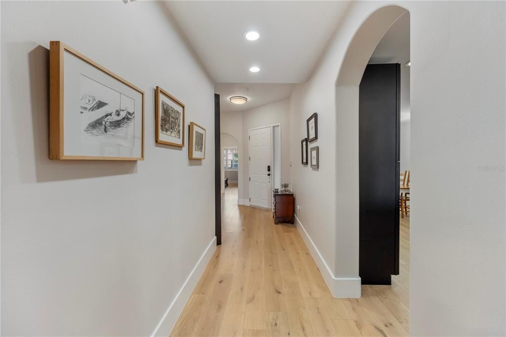 合同活跃: $579,000 (2 贝兹, 2 浴室, 2162 平方英尺)