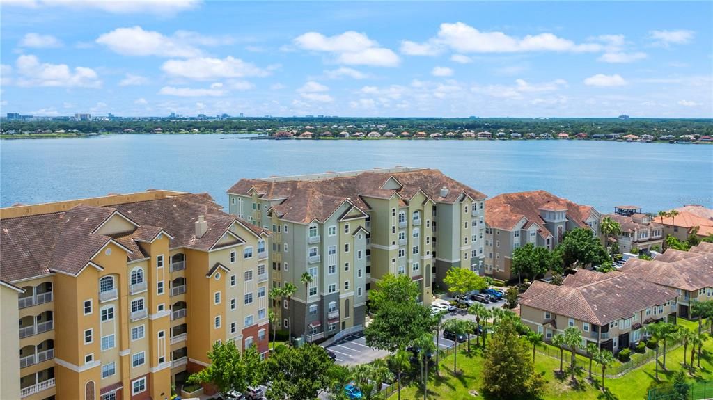 合同活跃: $579,000 (2 贝兹, 2 浴室, 2162 平方英尺)