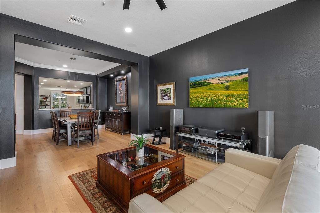 合同活跃: $579,000 (2 贝兹, 2 浴室, 2162 平方英尺)