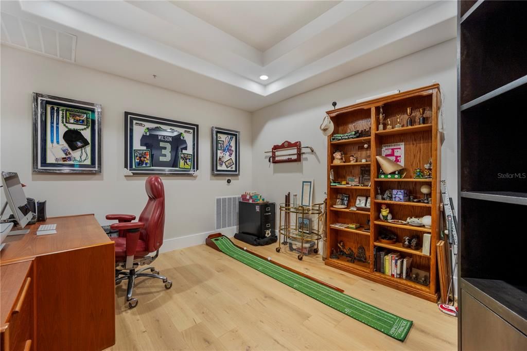 合同活跃: $579,000 (2 贝兹, 2 浴室, 2162 平方英尺)