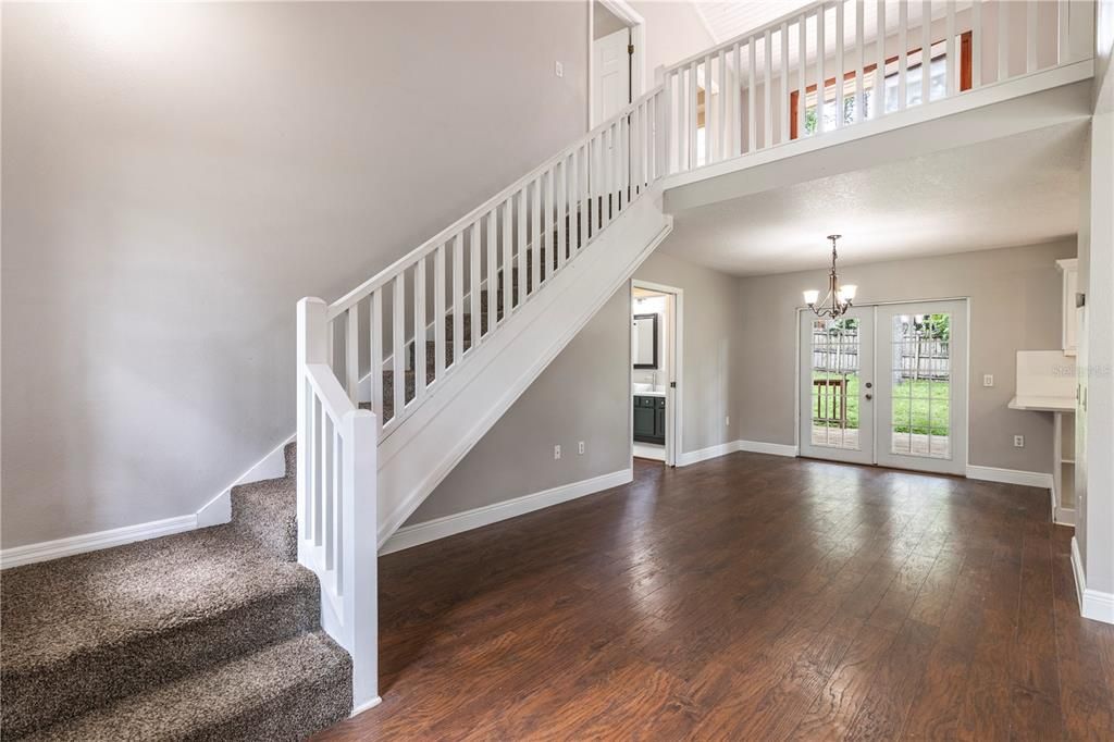 Activo con contrato: $365,000 (3 camas, 2 baños, 1747 Pies cuadrados)