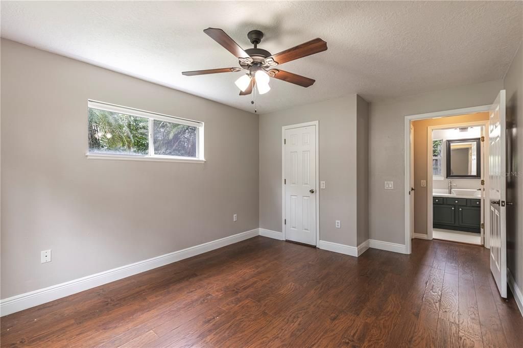 Activo con contrato: $365,000 (3 camas, 2 baños, 1747 Pies cuadrados)