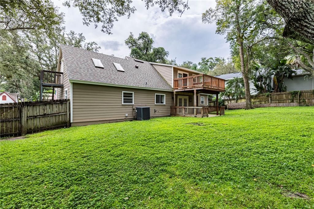 Activo con contrato: $365,000 (3 camas, 2 baños, 1747 Pies cuadrados)