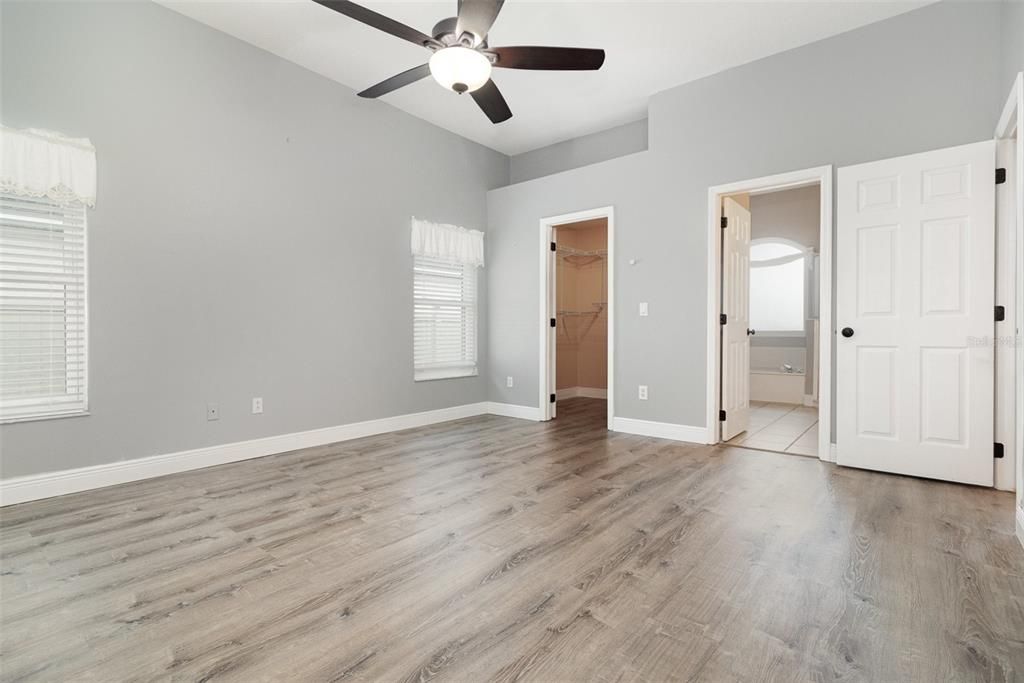 合同活跃: $529,900 (4 贝兹, 2 浴室, 2014 平方英尺)