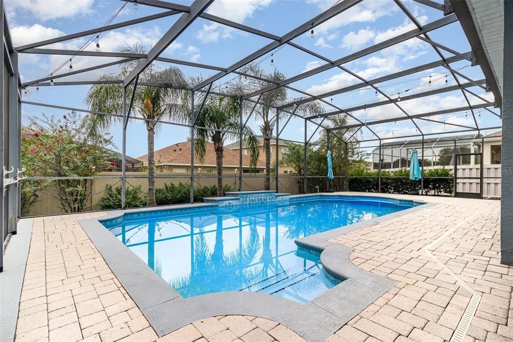 合同活跃: $529,900 (4 贝兹, 2 浴室, 2014 平方英尺)