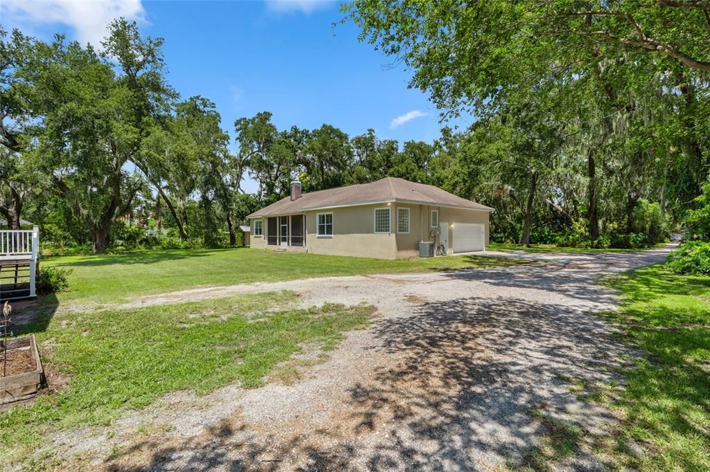For Sale: $750,000 (4 beds, 3 baths, 1913 Square Feet)