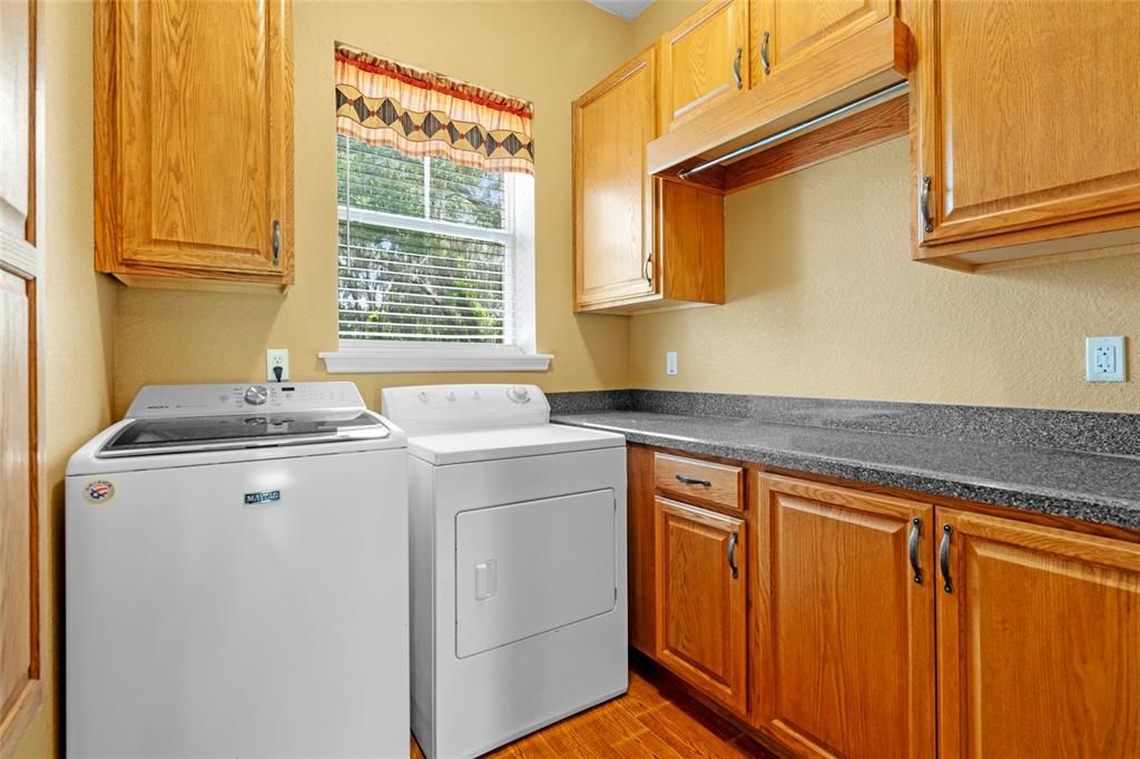 For Sale: $750,000 (4 beds, 3 baths, 1913 Square Feet)