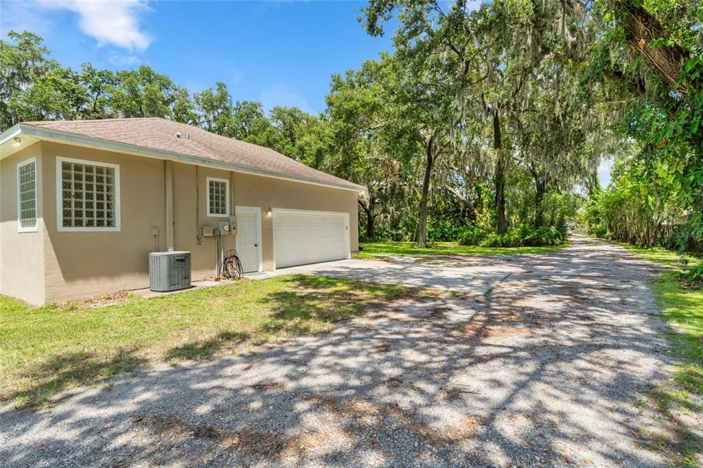 For Sale: $750,000 (4 beds, 3 baths, 1913 Square Feet)