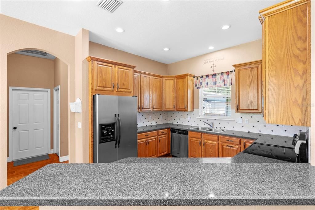 For Sale: $750,000 (4 beds, 3 baths, 1913 Square Feet)