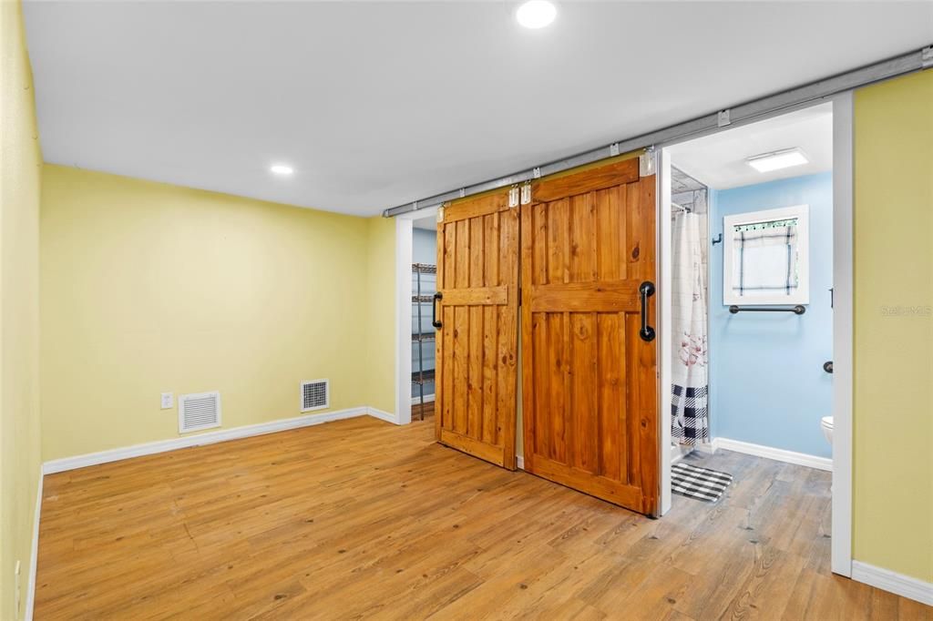 For Sale: $750,000 (4 beds, 3 baths, 1913 Square Feet)