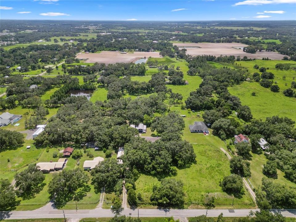 For Sale: $750,000 (4 beds, 3 baths, 1913 Square Feet)