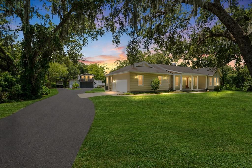 For Sale: $750,000 (4 beds, 3 baths, 1913 Square Feet)