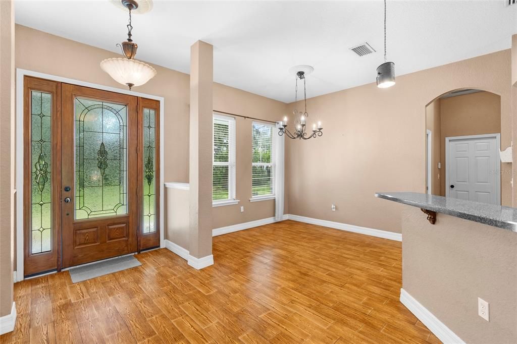 For Sale: $750,000 (4 beds, 3 baths, 1913 Square Feet)