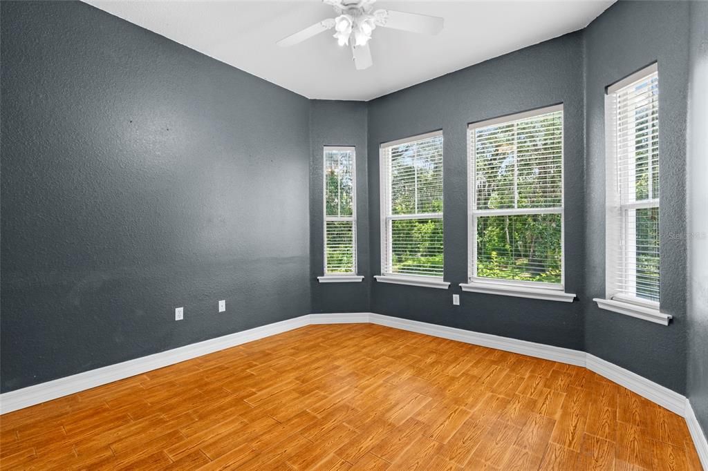 For Sale: $750,000 (4 beds, 3 baths, 1913 Square Feet)