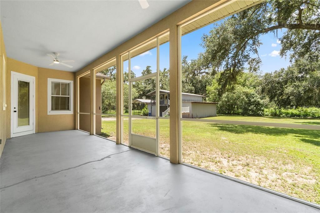 For Sale: $750,000 (4 beds, 3 baths, 1913 Square Feet)