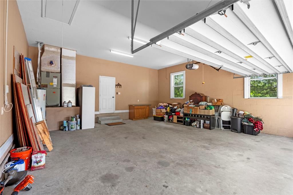 For Sale: $750,000 (4 beds, 3 baths, 1913 Square Feet)