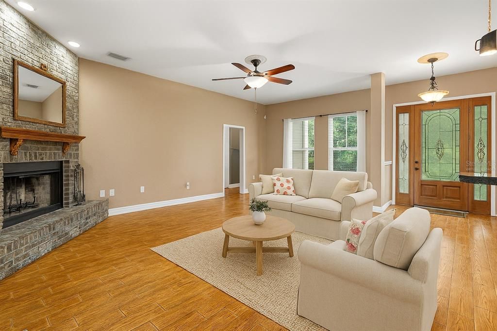 For Sale: $750,000 (4 beds, 3 baths, 1913 Square Feet)