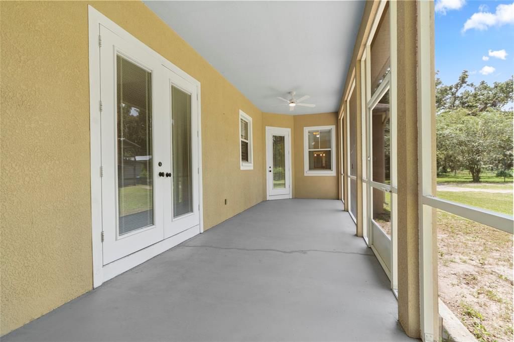 For Sale: $750,000 (4 beds, 3 baths, 1913 Square Feet)