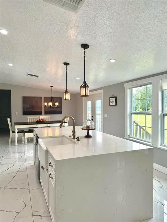 На продажу: $579,000 (4 спален, 3 ванн, 2280 Квадратных фут)