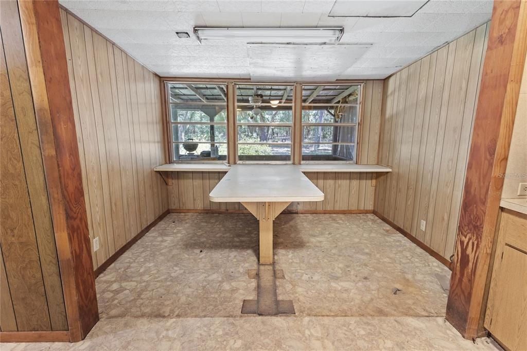 待售: $149,999 (2 贝兹, 2 浴室, 976 平方英尺)