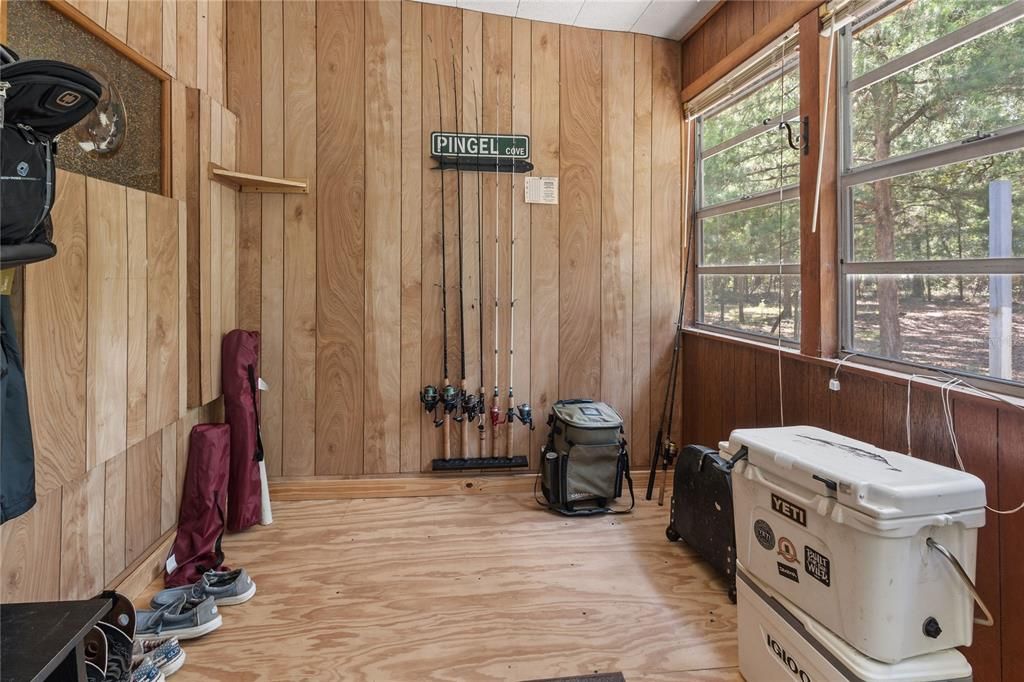 待售: $149,999 (2 贝兹, 2 浴室, 976 平方英尺)