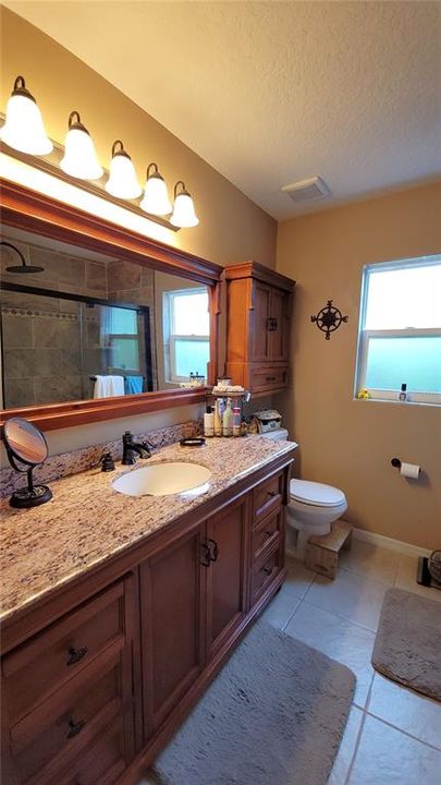 Active With Contract: $264,900 (2 beds, 2 baths, 1014 Square Feet)