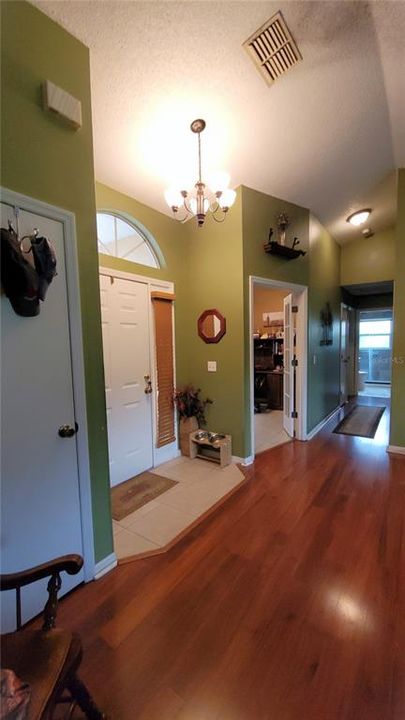 Active With Contract: $264,900 (2 beds, 2 baths, 1014 Square Feet)