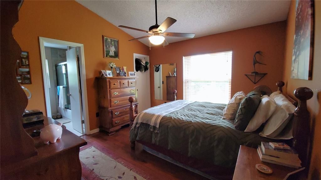 Active With Contract: $264,900 (2 beds, 2 baths, 1014 Square Feet)