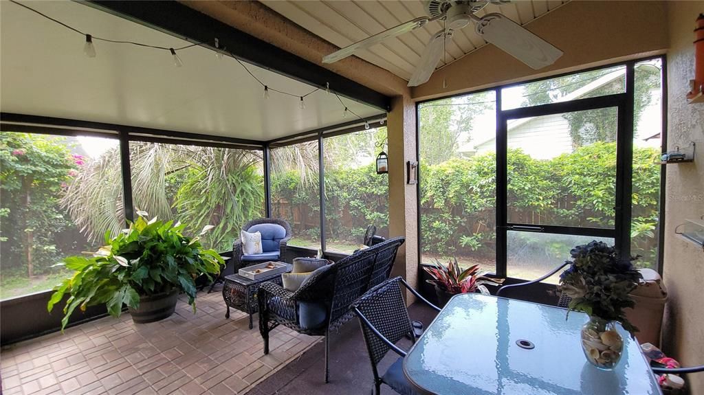 Active With Contract: $264,900 (2 beds, 2 baths, 1014 Square Feet)