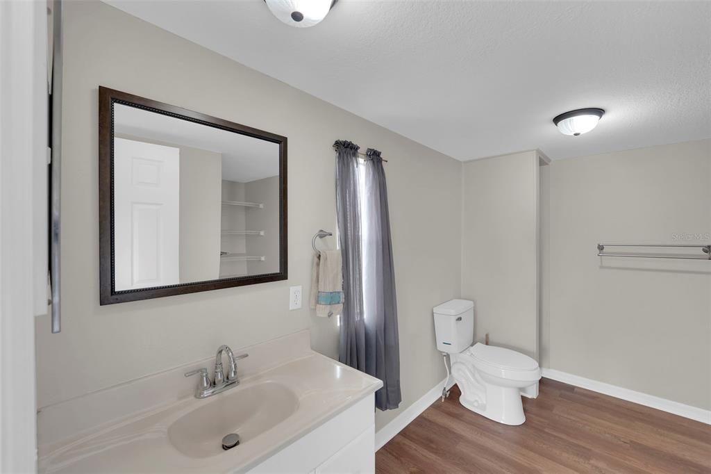 En Venta: $699,000 (4 camas, 3 baños, 2081 Pies cuadrados)