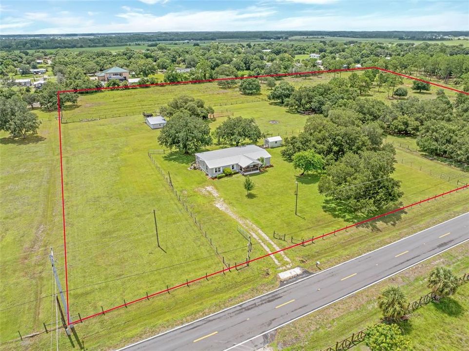 En Venta: $699,000 (4 camas, 3 baños, 2081 Pies cuadrados)