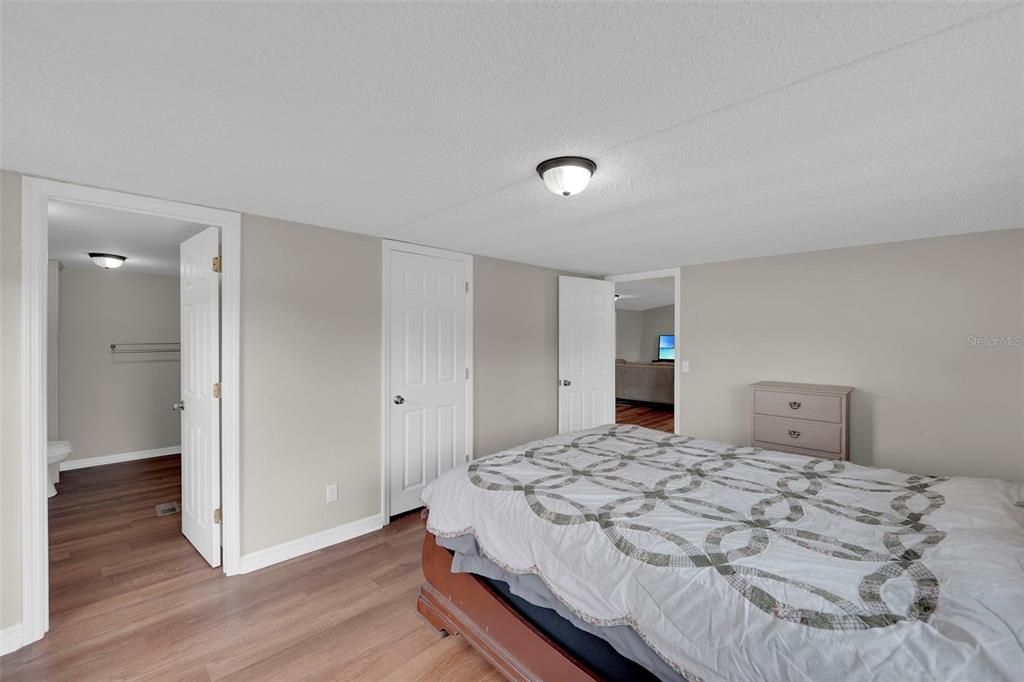 En Venta: $699,000 (4 camas, 3 baños, 2081 Pies cuadrados)