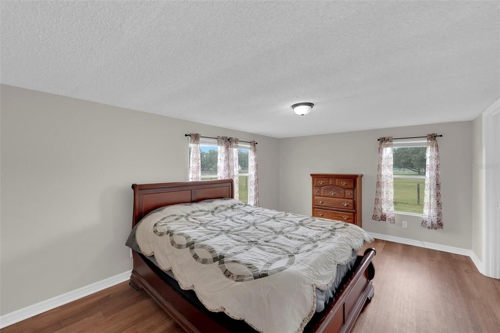 En Venta: $699,000 (4 camas, 3 baños, 2081 Pies cuadrados)