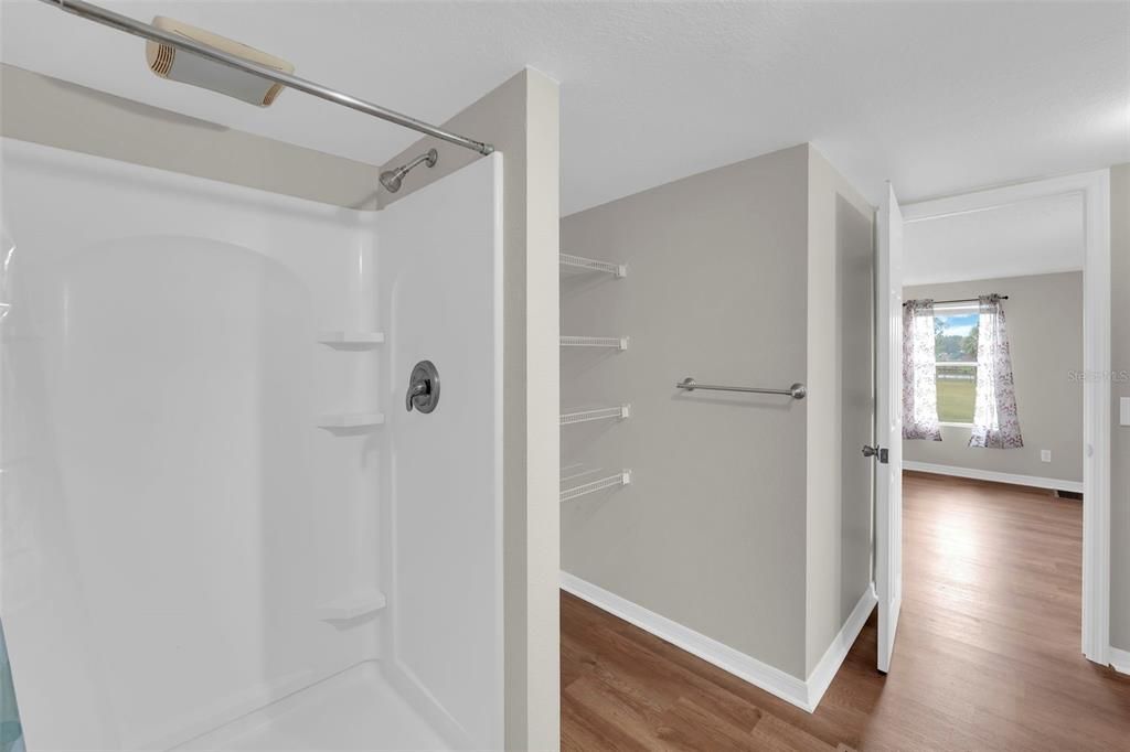 En Venta: $699,000 (4 camas, 3 baños, 2081 Pies cuadrados)