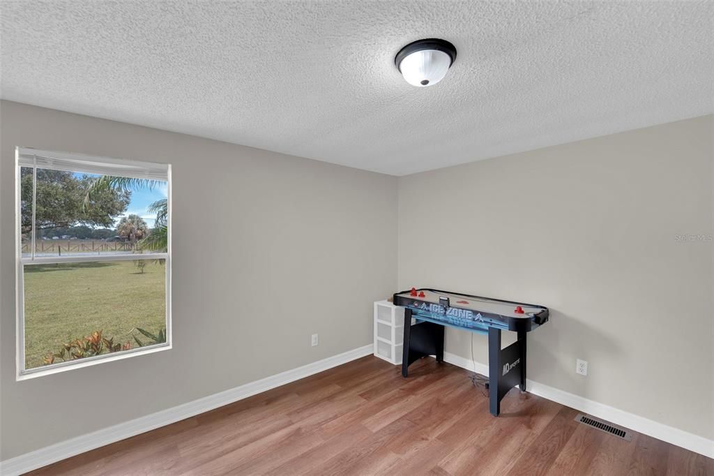 En Venta: $699,000 (4 camas, 3 baños, 2081 Pies cuadrados)