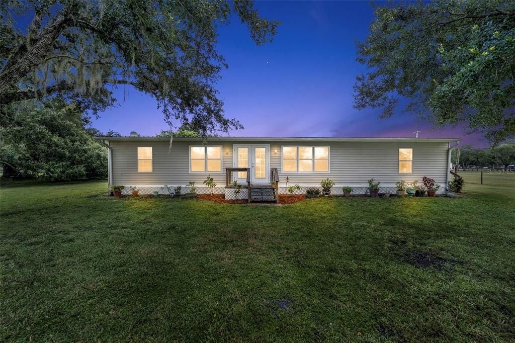 En Venta: $699,000 (4 camas, 3 baños, 2081 Pies cuadrados)