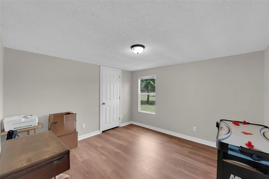 En Venta: $699,000 (4 camas, 3 baños, 2081 Pies cuadrados)