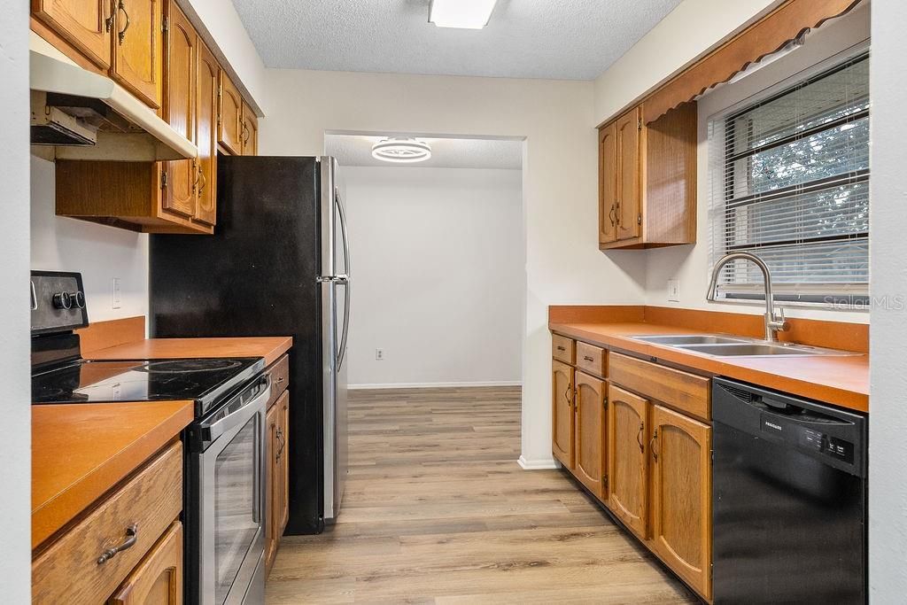 В аренду: $1,760 (3 спален, 2 ванн, 1330 Квадратных фут)