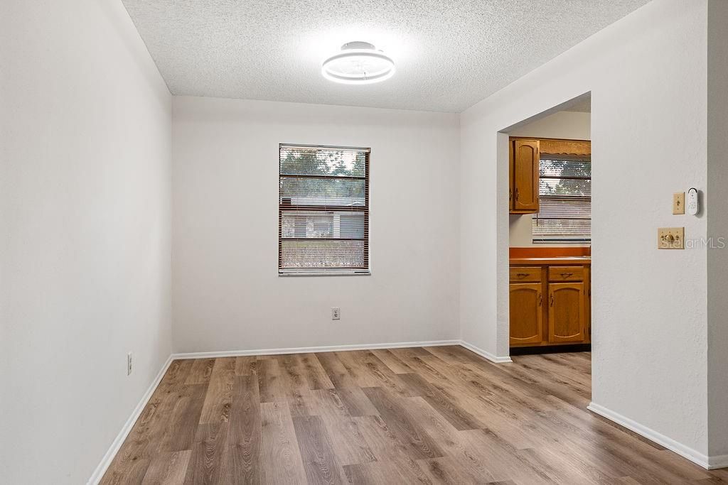 В аренду: $1,760 (3 спален, 2 ванн, 1330 Квадратных фут)