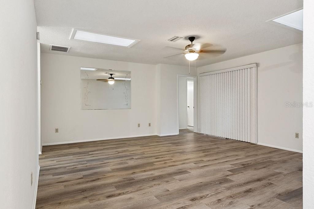 В аренду: $1,760 (3 спален, 2 ванн, 1330 Квадратных фут)