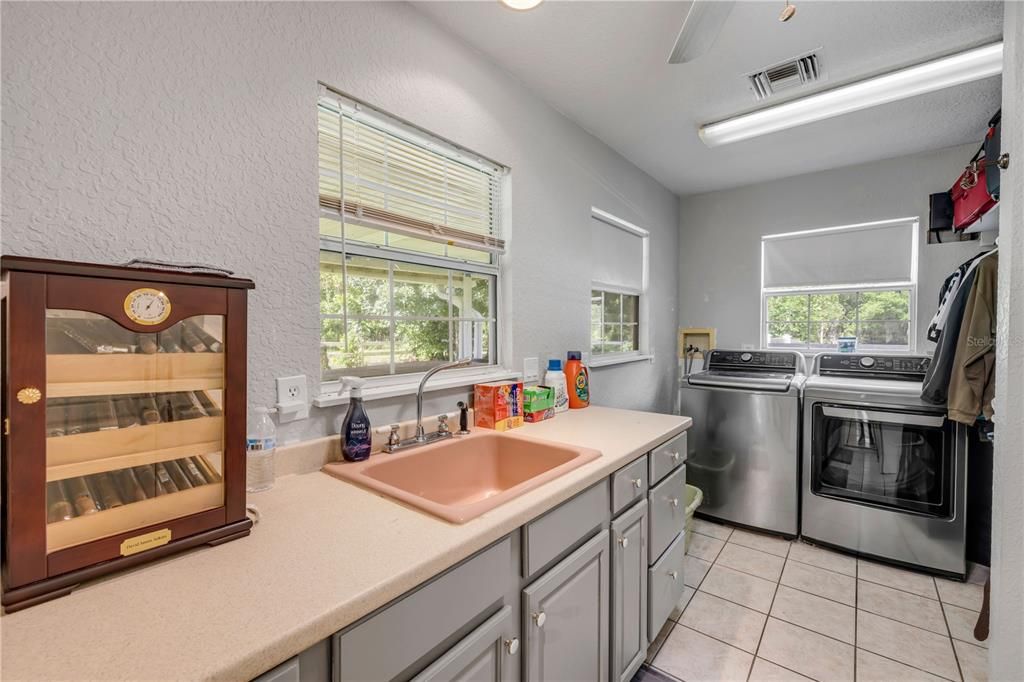 For Sale: $825,000 (3 beds, 2 baths, 2343 Square Feet)