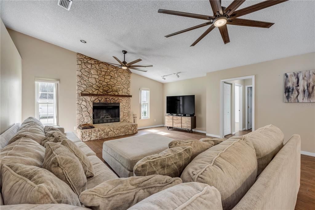 For Sale: $825,000 (3 beds, 2 baths, 2343 Square Feet)