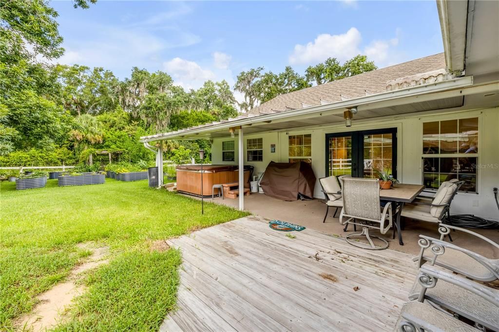 For Sale: $825,000 (3 beds, 2 baths, 2343 Square Feet)