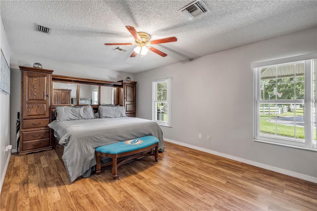 For Sale: $825,000 (3 beds, 2 baths, 2343 Square Feet)