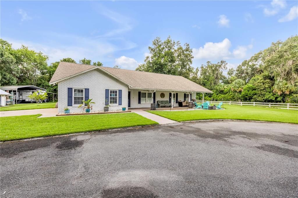 For Sale: $825,000 (3 beds, 2 baths, 2343 Square Feet)