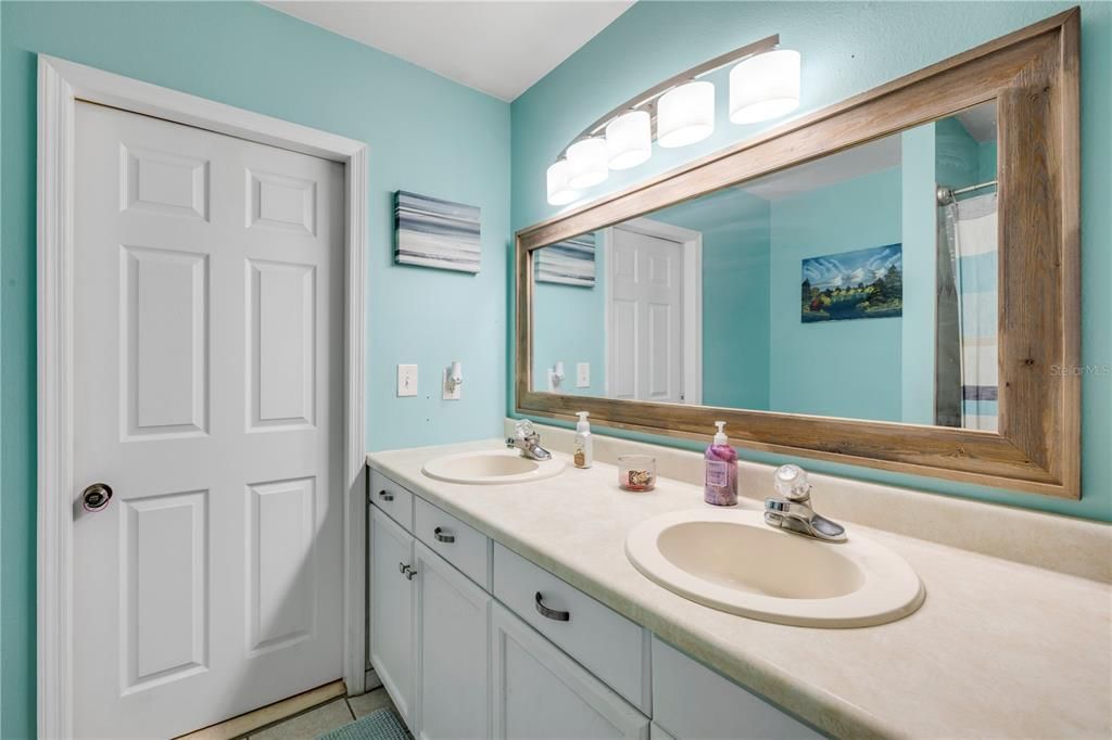 For Sale: $825,000 (3 beds, 2 baths, 2343 Square Feet)