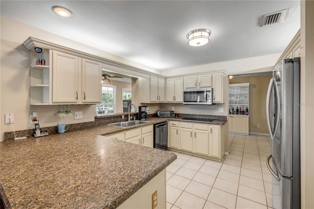 For Sale: $825,000 (3 beds, 2 baths, 2343 Square Feet)